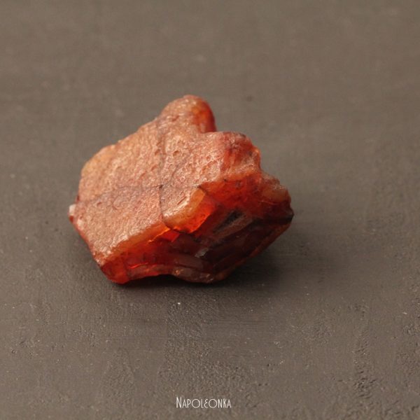 натуральный необработанный камень сердолик фото купить Москва